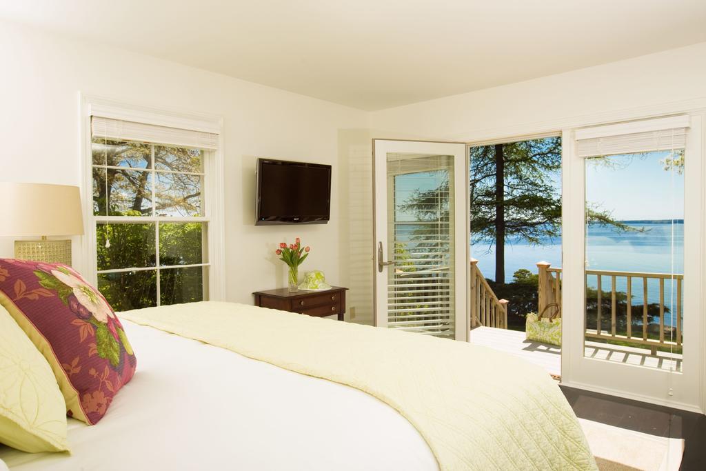 Inn At Sunrise Point Lincolnville Room photo